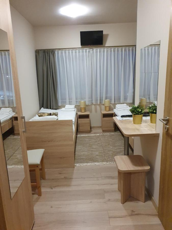 Platina Panzio*** Bed and Breakfast Újhartyán Εξωτερικό φωτογραφία