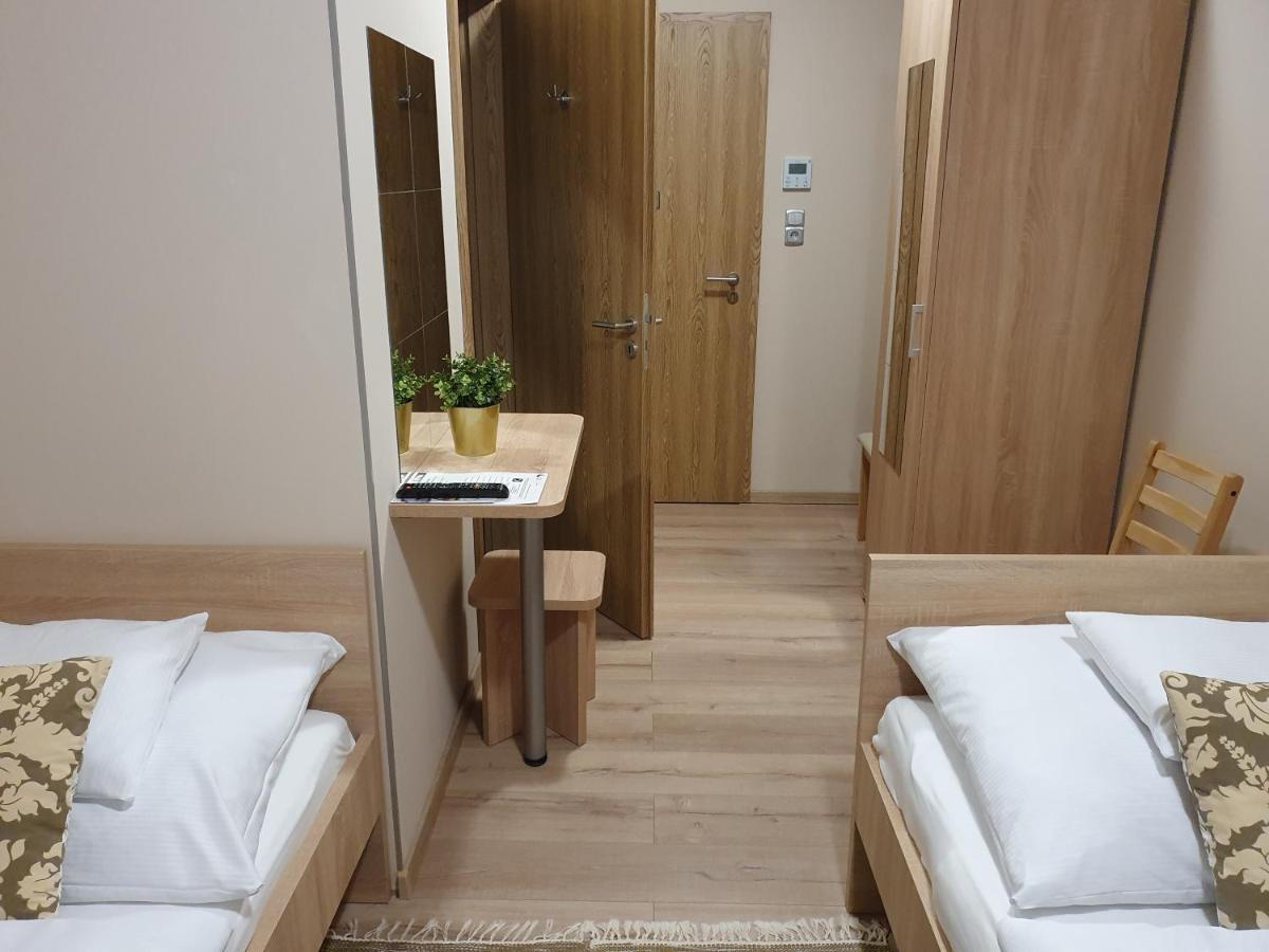 Platina Panzio*** Bed and Breakfast Újhartyán Εξωτερικό φωτογραφία