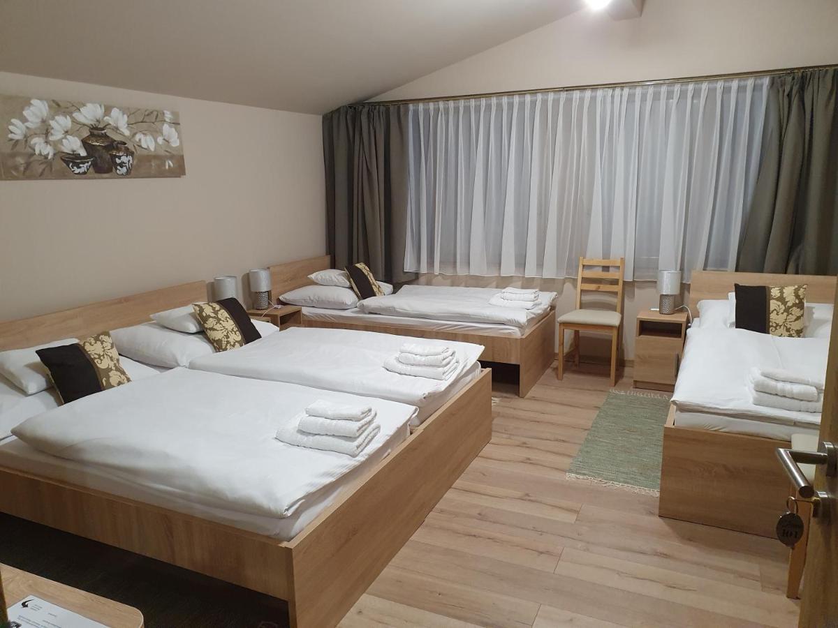 Platina Panzio*** Bed and Breakfast Újhartyán Εξωτερικό φωτογραφία