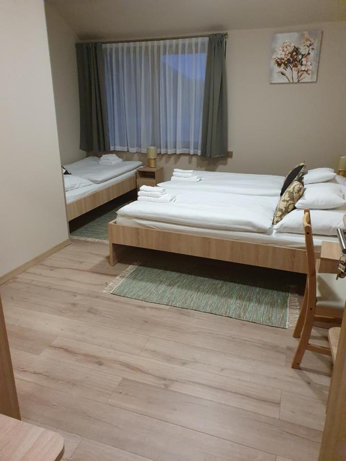 Platina Panzio*** Bed and Breakfast Újhartyán Εξωτερικό φωτογραφία