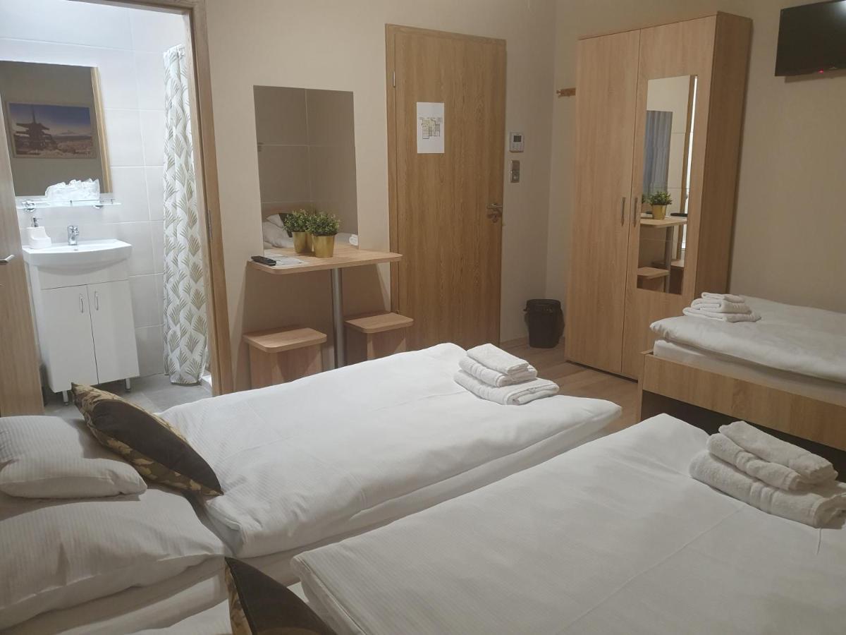 Platina Panzio*** Bed and Breakfast Újhartyán Εξωτερικό φωτογραφία