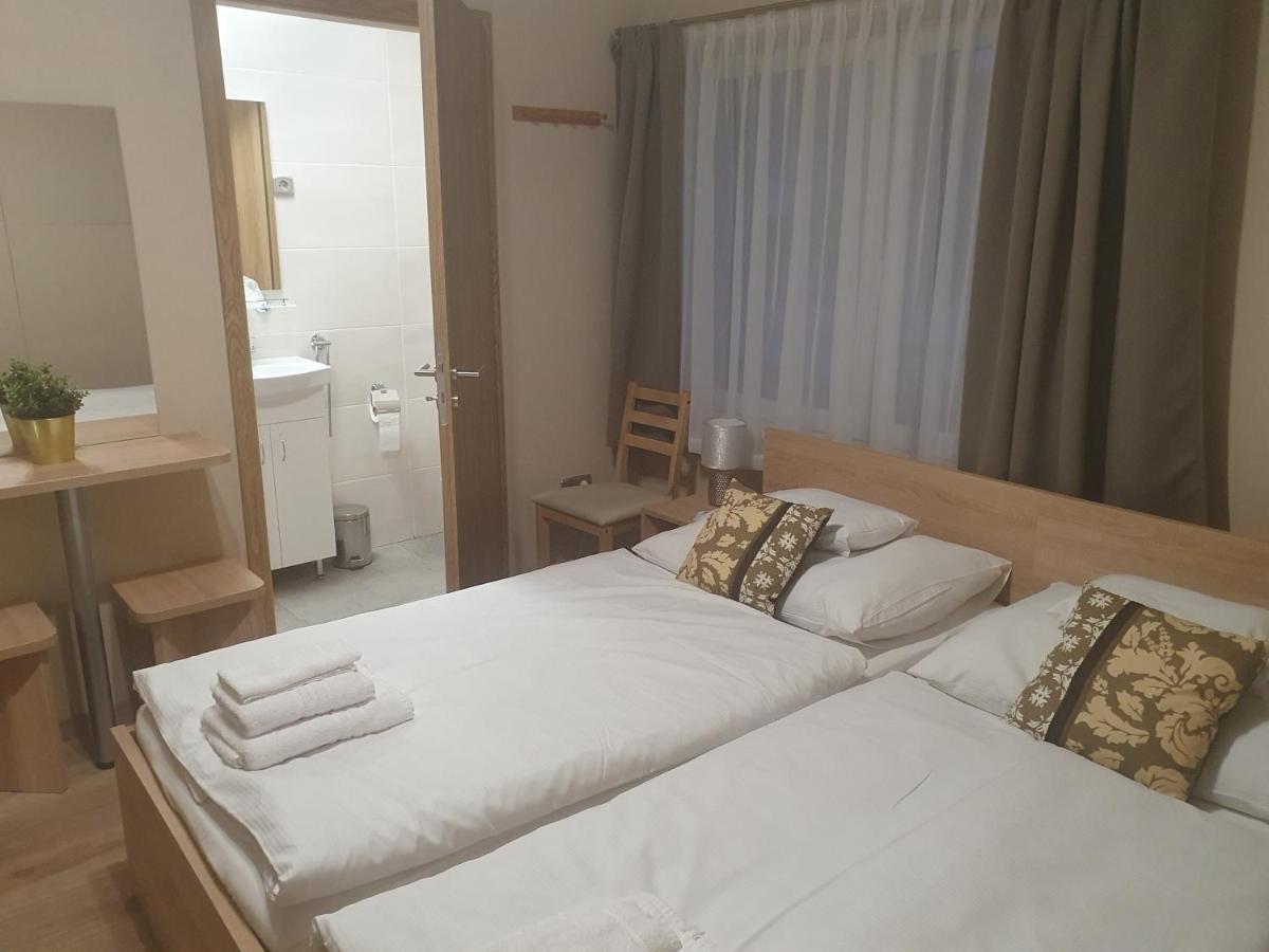 Platina Panzio*** Bed and Breakfast Újhartyán Εξωτερικό φωτογραφία