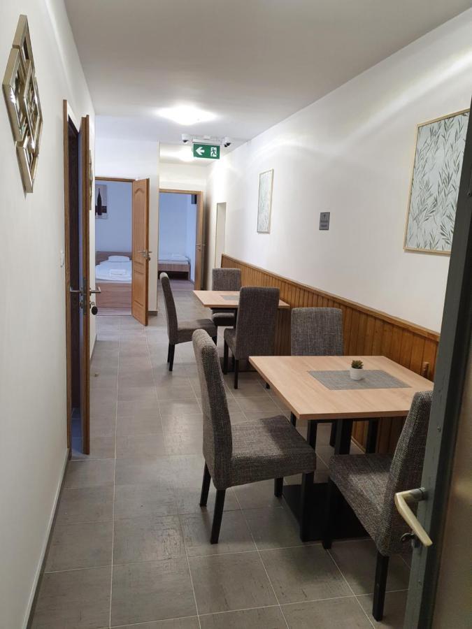 Platina Panzio*** Bed and Breakfast Újhartyán Εξωτερικό φωτογραφία