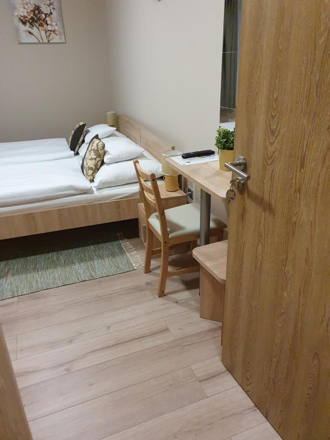 Platina Panzio*** Bed and Breakfast Újhartyán Εξωτερικό φωτογραφία