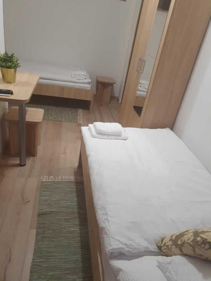 Platina Panzio*** Bed and Breakfast Újhartyán Εξωτερικό φωτογραφία