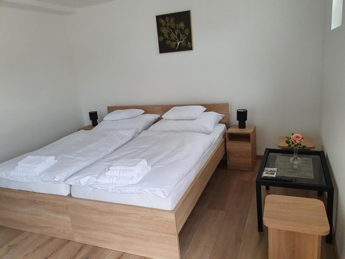 Platina Panzio*** Bed and Breakfast Újhartyán Εξωτερικό φωτογραφία